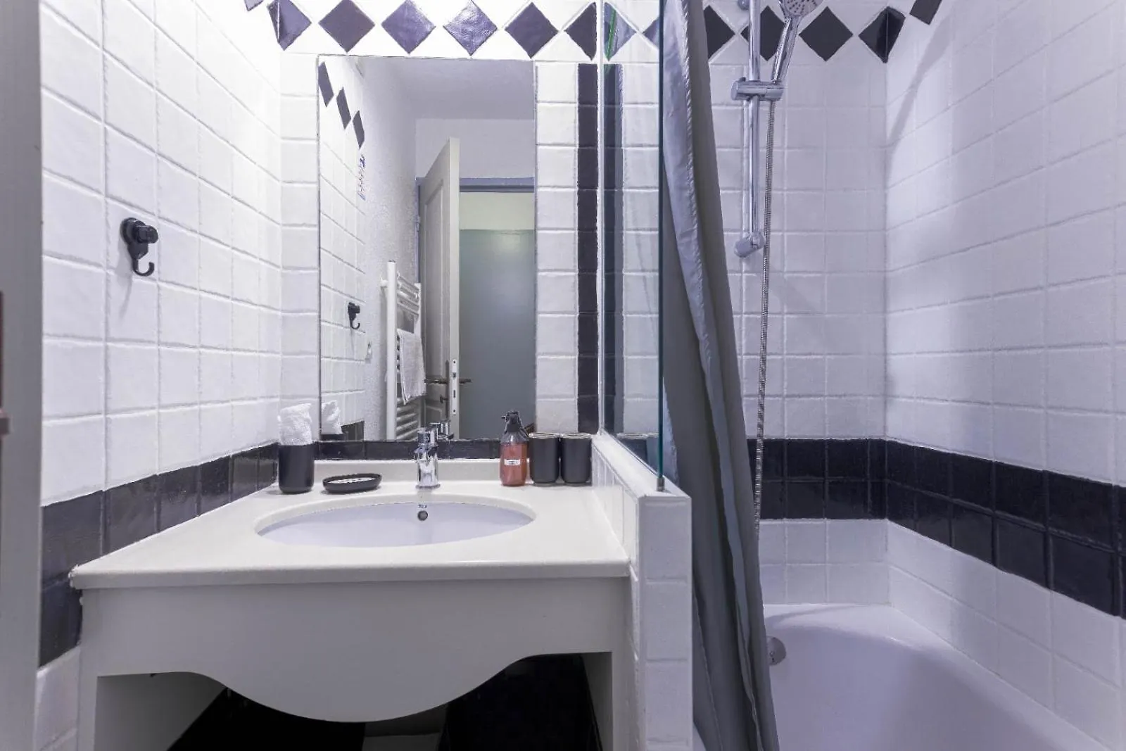 Апартаменты Cosy Francia - Terrasse, Piscine, Parking, Clim Канны